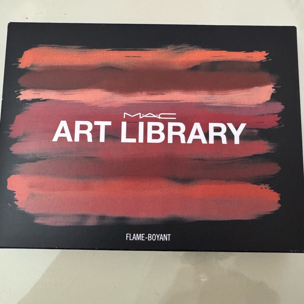 MAC Cosmetics Flame-Boyant Palette